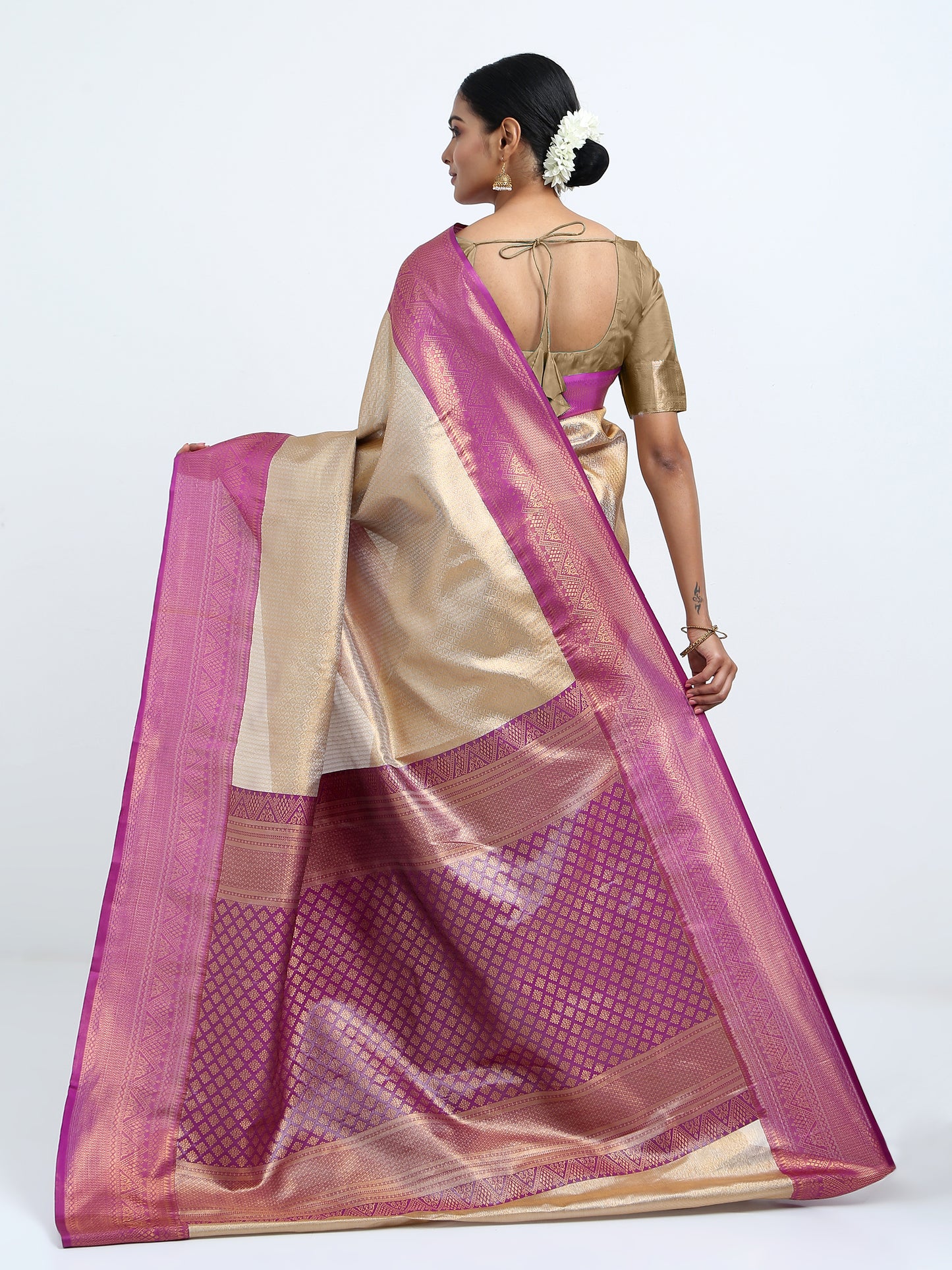 Rodeo Dust silk saree with matching unstitched blouse